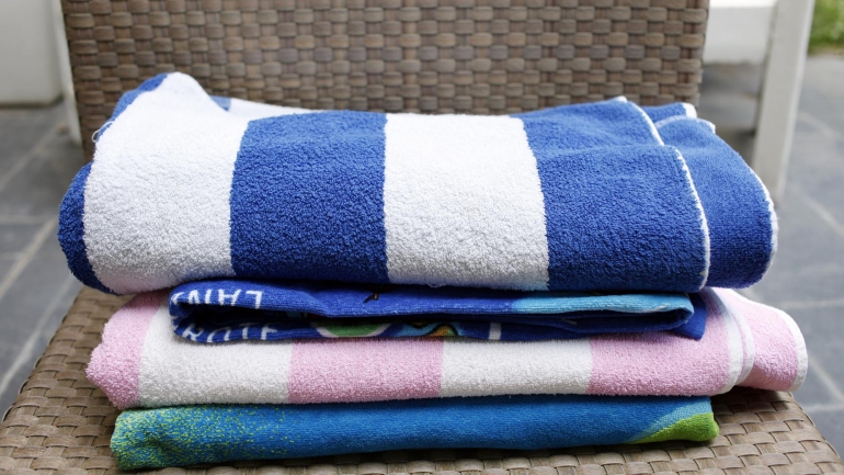 Come lavare gli asciugamani di spugna da mare