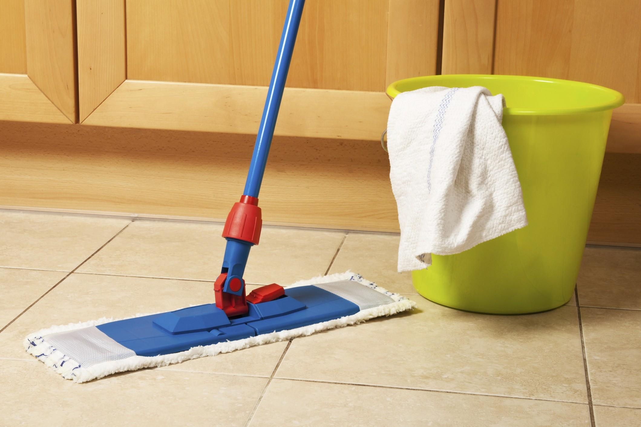 Come pulire bene i pavimenti