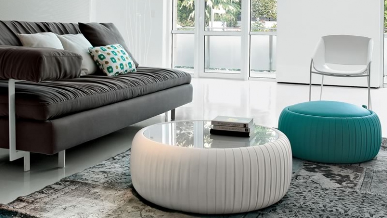 Arredamento in soggiorno: i pouf - mantenere la casa pulita per evitare i moscerini