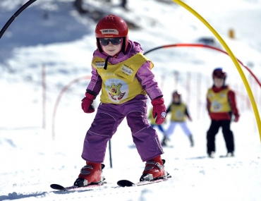 come scegliere la scuola di sci per i bambini