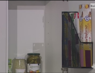 organizzare i rotoli di carta da cucina