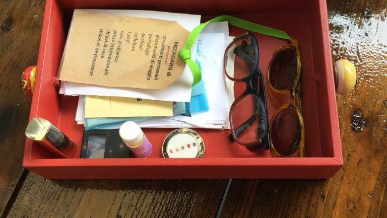 come trasformare un cassetto in un vassoio