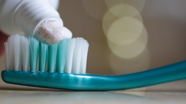 come usare il dentifricio