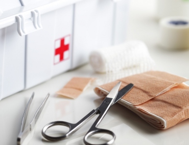 Utilizzate organizer ed etichette per organizzare l’armadietto dei medicinali