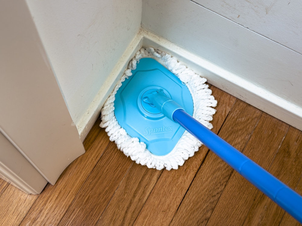 Spontex Full Action Corner per pulire angoli stretti